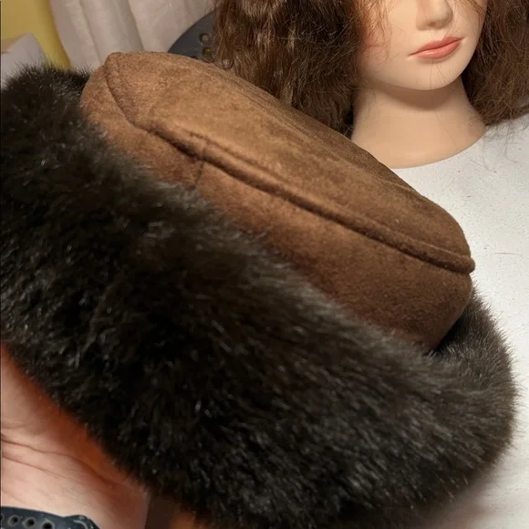 Betmar New York lot of THREE Brown Acrylic Faux Fur Hats One Size - Picture 13 of 15